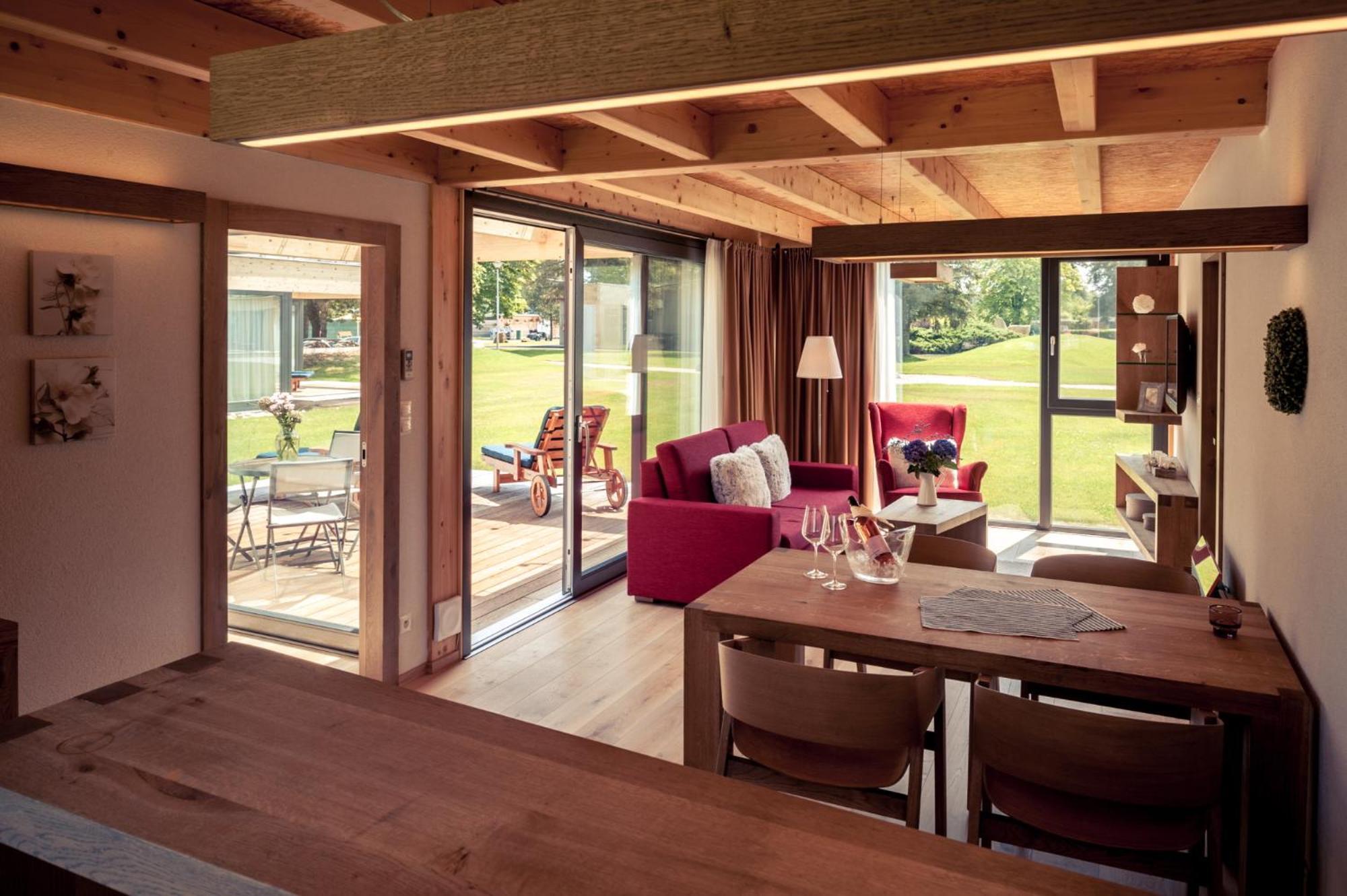 Villa Resort & Organic Spa - Zahajen Prodej Letni Sezony Ceske Budejovice Oda fotoğraf